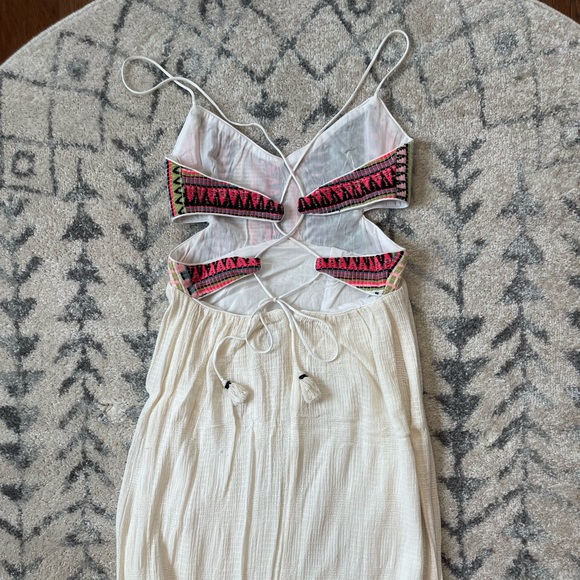 Saylor summer maxi with strappy back details!! - Picture 6 of 13